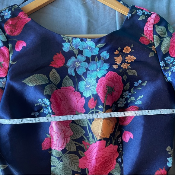 Chi Chi London UK8/US4 Fit and Flare Floral Dress in Beautiful Blue - Picture 5 of 8
